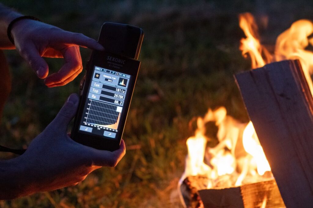 Měření světelného spektra ohně