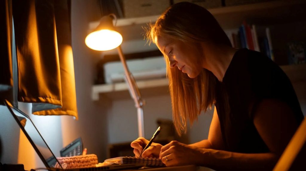 Pracujete po nocích? Zjistěte, jak si nenarušit spánek