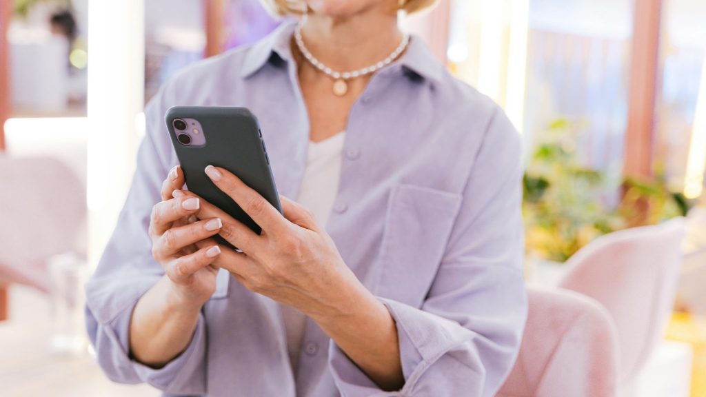 První kroky při nastavení chytré žárovky Oranžovky pomocí mobilní aplikace