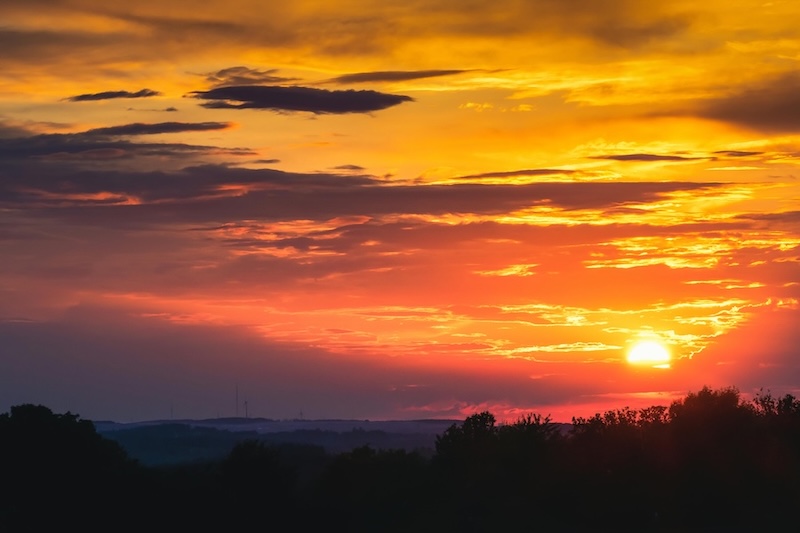 Západ slunce nad krajinou